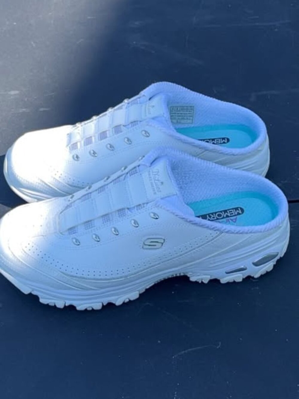Skechers D'Lites Sneakers Women’s size 9